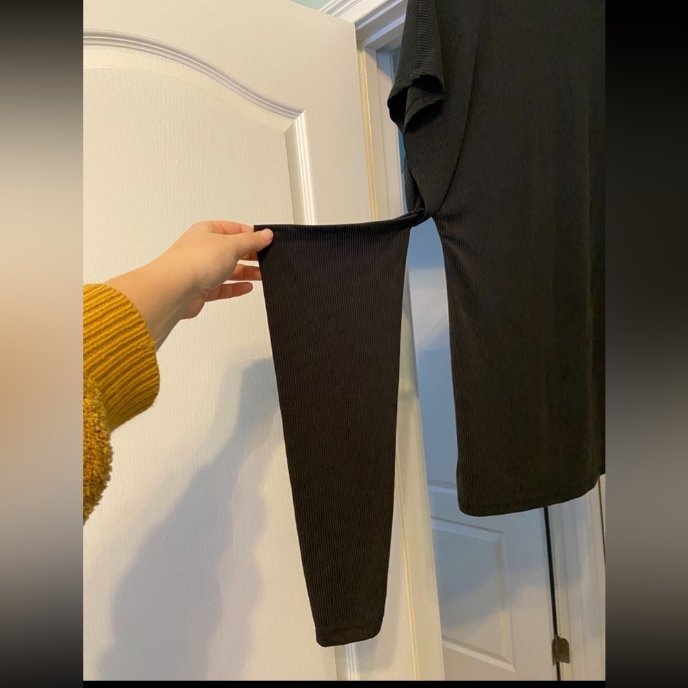 Ruti The Breakout Cut Out Black Ribbed Top - Picture 5 of 8